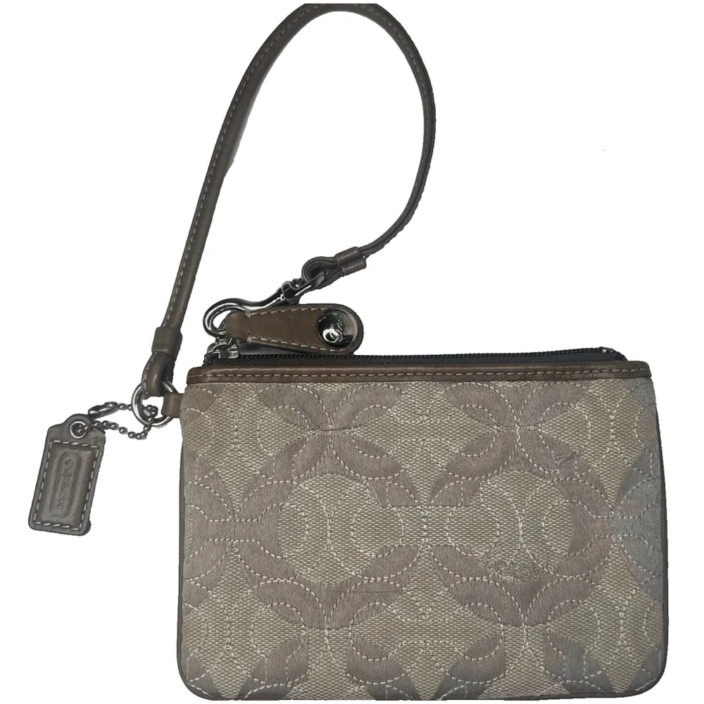 Vintage Coach Signature Optic C Quilted Wristlet
